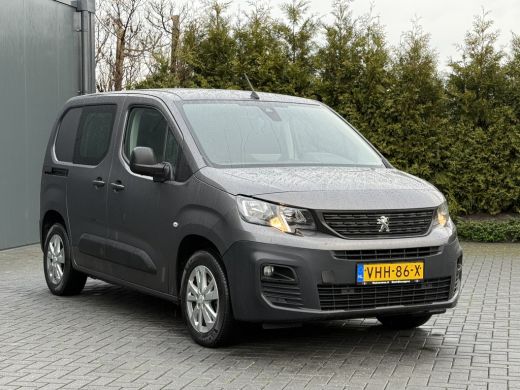 Peugeot Partner 1.5 BlueHDI 131 PK / L1H1 / ADAPTIVE CRUISE / 3-ZITS / CAMERA / TREKHAAK / KEYLESS / LMV ActivLease financial lease