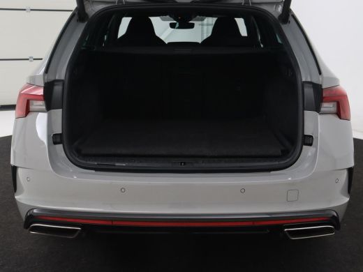 Skoda Octavia 1.4 TSI RS iV PHEV Business | Stoelverwarming | Adaptive cruise | Matrix LED | Side Assist | Came... ActivLease financial lease