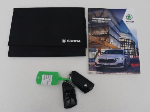 Skoda Octavia 1.4 TSI RS iV PHEV Business | Stoelverwarming | Adaptive cruise | Matrix LED | Side Assist | Came... ActivLease financial lease