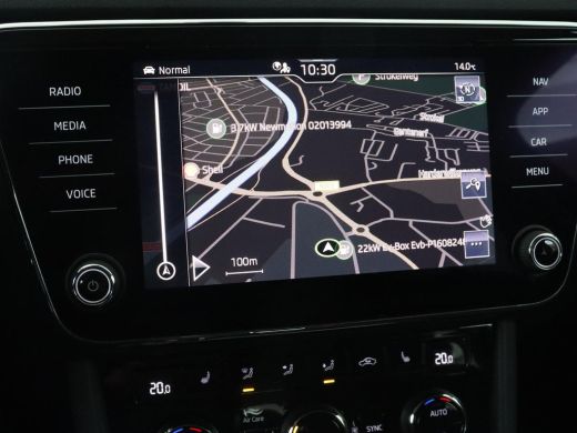 Skoda Superb 1.4 TSI iV Business Edition | Trekhaak | Stoel & stuurverwarming | Camera | Carplay | Memory | Na... ActivLease financial lease