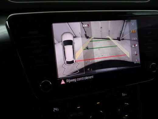 Skoda Superb 1.4 TSI iV Business Edition | Trekhaak | Stoel & stuurverwarming | Camera | Carplay | Memory | Na... ActivLease financial lease