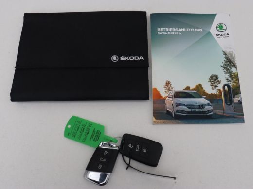 Skoda Superb 1.4 TSI iV Business Edition | Trekhaak | Stoel & stuurverwarming | Camera | Carplay | Memory | Na... ActivLease financial lease