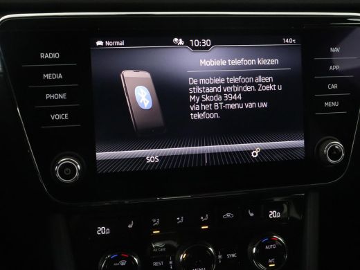 Skoda Superb 1.4 TSI iV Business Edition | Trekhaak | Stoel & stuurverwarming | Camera | Carplay | Memory | Na... ActivLease financial lease