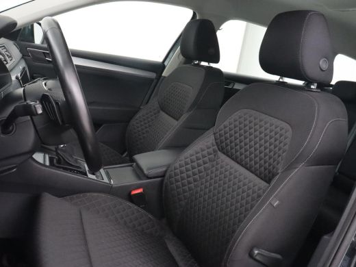 Skoda Superb 1.4 TSI iV Business Edition | Trekhaak | Stoel & stuurverwarming | Camera | Carplay | Memory | Na... ActivLease financial lease