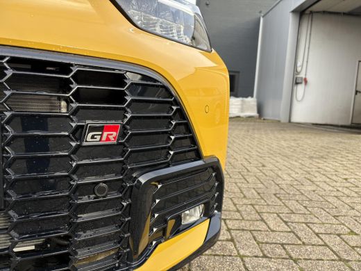 Toyota Aygo Hybrid 115 GR Sport **HYBRIDE/ KEYLESS/ STOELVERWARMING/ ADAPTIEF CRUISE CONTROL/ GARANTIE** ActivLease financial lease