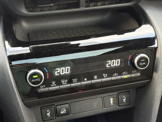 Toyota Yaris Cross 1.5 Hybrid Executive 4WD **PANO/ HEAD UP DISPLAY/ LEDER / JBL AUDIO/ NAVIGATIE / PARKEERSENSOREN/... ActivLease financial lease