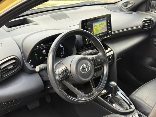 Toyota Yaris Cross 1.5 Hybrid Executive 4WD **PANO/ HEAD UP DISPLAY/ LEDER / JBL AUDIO/ NAVIGATIE / PARKEERSENSOREN/... ActivLease financial lease