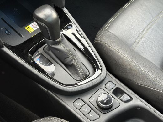 Toyota Yaris Cross 1.5 Hybrid Executive 4WD **PANO/ HEAD UP DISPLAY/ LEDER / JBL AUDIO/ NAVIGATIE / PARKEERSENSOREN/... ActivLease financial lease