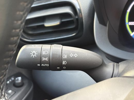 Toyota Yaris Cross 1.5 Hybrid Executive 4WD **PANO/ HEAD UP DISPLAY/ LEDER / JBL AUDIO/ NAVIGATIE / PARKEERSENSOREN/... ActivLease financial lease