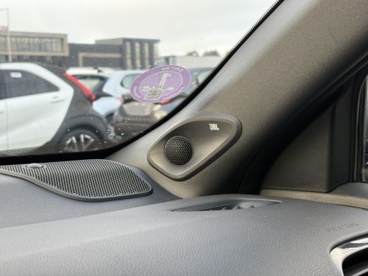 Toyota Yaris Cross 1.5 Hybrid Executive 4WD **PANO/ HEAD UP DISPLAY/ LEDER / JBL AUDIO/ NAVIGATIE / PARKEERSENSOREN/... ActivLease financial lease