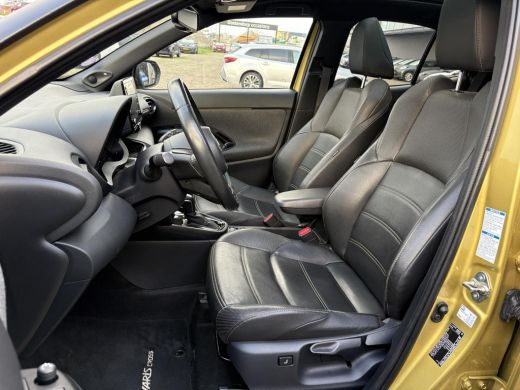 Toyota Yaris Cross 1.5 Hybrid Executive 4WD **PANO/ HEAD UP DISPLAY/ LEDER / JBL AUDIO/ NAVIGATIE / PARKEERSENSOREN/... ActivLease financial lease