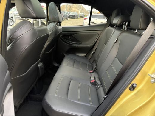 Toyota Yaris Cross 1.5 Hybrid Executive 4WD **PANO/ HEAD UP DISPLAY/ LEDER / JBL AUDIO/ NAVIGATIE / PARKEERSENSOREN/... ActivLease financial lease