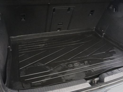 Volkswagen Golf 1.0 eTSI Life Business | Stoelverwarming | Massage | Carplay | Adaptive cruise | Sfeerverlichting... ActivLease financial lease