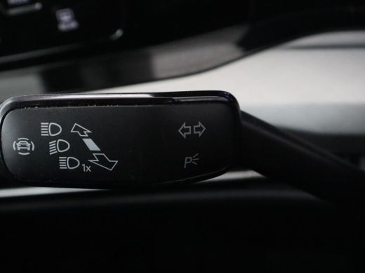 Volkswagen Golf 1.0 eTSI Life Business | Stoelverwarming | Massage | Carplay | Adaptive cruise | Sfeerverlichting... ActivLease financial lease