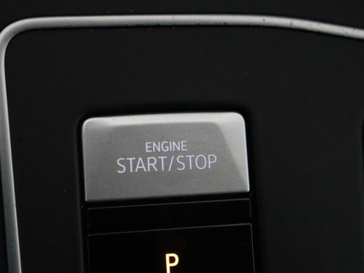 Volkswagen Golf 1.0 eTSI Life Business | Stoelverwarming | Massage | Carplay | Adaptive cruise | Sfeerverlichting... ActivLease financial lease