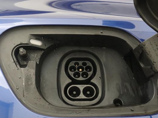 Volkswagen ID.4 First 77 kWh | Stoel & stuurverwarming | Camera | Carplay | Adaptive cruise | Half leder | 20'' |... ActivLease financial lease