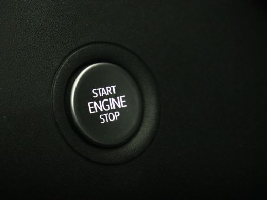 Volkswagen ID.4 First 77 kWh | Stoel & stuurverwarming | Camera | Carplay | Adaptive cruise | Half leder | 20'' |... ActivLease financial lease