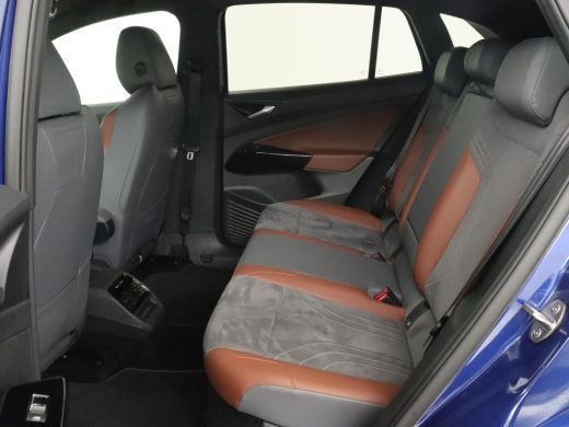 Volkswagen ID.4 First 77 kWh | Stoel & stuurverwarming | Camera | Carplay | Adaptive cruise | Half leder | 20'' |... ActivLease financial lease