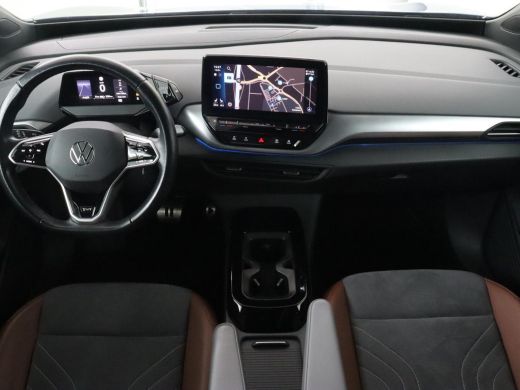 Volkswagen ID.4 First 77 kWh | Stoel & stuurverwarming | Camera | Carplay | Adaptive cruise | Half leder | 20'' |... ActivLease financial lease