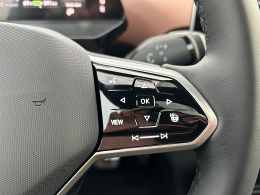 Volkswagen ID.4 Pro Limited Edition Plus 77 kWh accu 210 kW / 286 PK SUV Elektrische aandrijving Panoramadak |Ele... ActivLease financial lease