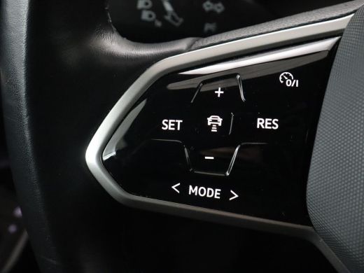 Volkswagen ID.5 Pro 77 kWh | Trekhaak | Stoelverwarming | Matrix LED | Camera | Carplay | Keyless | Stuurverwarmi... ActivLease financial lease