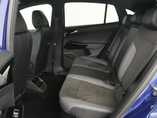 Volkswagen ID.5 Pro 77 kWh | Trekhaak | Stoelverwarming | Matrix LED | Camera | Carplay | Keyless | Stuurverwarmi... ActivLease financial lease