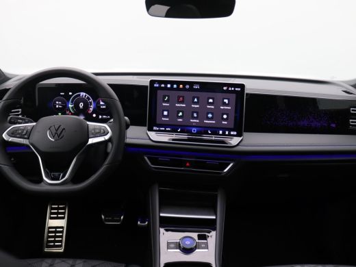 Volkswagen Tiguan 1.5 eHybrid R-Line Edition 272PK DSG Pano-Schuifdak, Black Style, Achteruitrijcamera, Trekhaak, 2... ActivLease financial lease