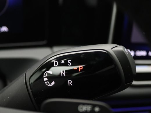 Volkswagen Tiguan 1.5 eHybrid R-Line Edition 272PK DSG Pano-Schuifdak, Black Style, Achteruitrijcamera, Trekhaak, 2... ActivLease financial lease