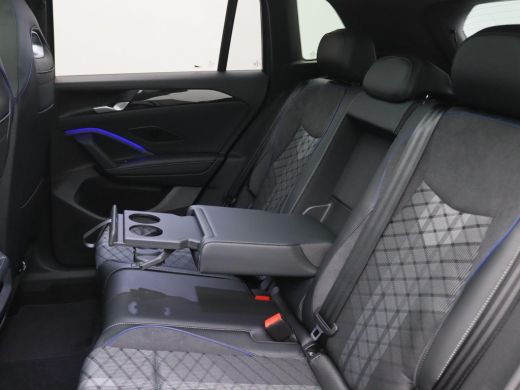 Volkswagen Tiguan 1.5 eHybrid R-Line Edition 272PK DSG Pano-Schuifdak, Black Style, Achteruitrijcamera, Trekhaak, 2... ActivLease financial lease