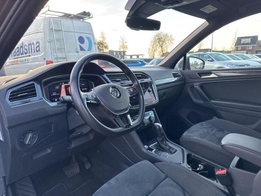 Volkswagen Tiguan 1.5 TSI ACT Highline Business R | Trekhaak | Pano | A.cam | Keyless | ActivLease financial lease