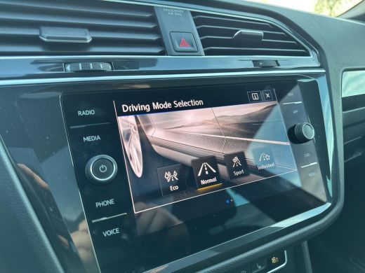 Volkswagen Tiguan 1.5 TSI ACT Highline Business R | Trekhaak | Pano | A.cam | Keyless | ActivLease financial lease