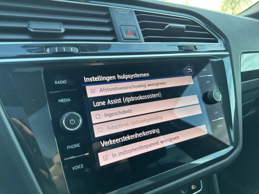 Volkswagen Tiguan 1.5 TSI ACT Highline Business R | Trekhaak | Pano | A.cam | Keyless | ActivLease financial lease