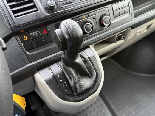 Volkswagen Transporter 2.0 TDI 150 PK E6 / DSG AUTOMAAT / L2H1 / 1e EIG. / TREKHAAK / AIRCO / CRUISE ActivLease financial lease
