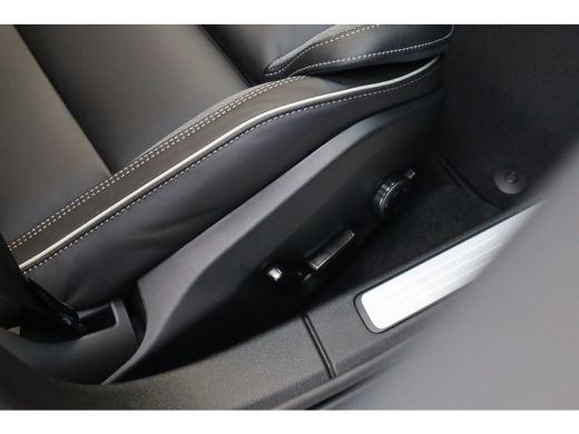 Volvo  V60 T8 455PK AWD Ultra Performance Edition Dark | 19" | Head-up display | Privacy glas | Polestar Eng... ActivLease financial lease