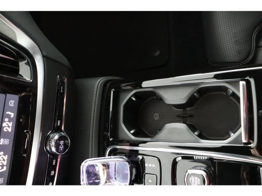 Volvo  V60 2.0 T8 Plug-in hybrid AWD Ultra Dark Charcoal hemelbekleding | Gelamineerde zijruiten rondom |  M... ActivLease financial lease