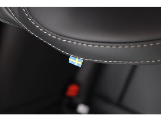 Volvo  V60 2.0 T8 Plug-in hybrid AWD Ultra Dark Charcoal hemelbekleding | Gelamineerde zijruiten rondom |  M... ActivLease financial lease