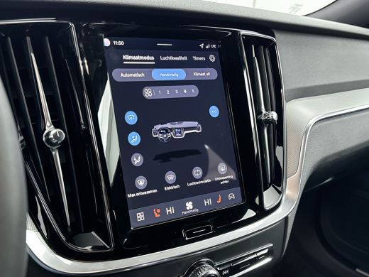 Volvo  V60 T6 Recharge Plus Dark | 18" | Sportstoelen | 360 Camera | Trekhaak | Elektrisch verstelbare stoel... ActivLease financial lease