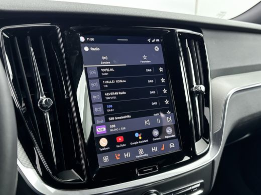 Volvo  V60 T6 Recharge Plus Dark | 18" | Sportstoelen | 360 Camera | Trekhaak | Elektrisch verstelbare stoel... ActivLease financial lease