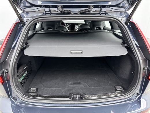 Volvo  V60 T6 Recharge Plus Dark | 18" | Sportstoelen | 360 Camera | Trekhaak | Elektrisch verstelbare stoel... ActivLease financial lease