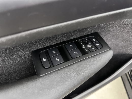 Volvo  XC40 Recharge P8 AWD R-Design | 20" | Leder/Nubuck | Adaptieve Cruise | BLIS | Stoel/stuurverwarming |... ActivLease financial lease