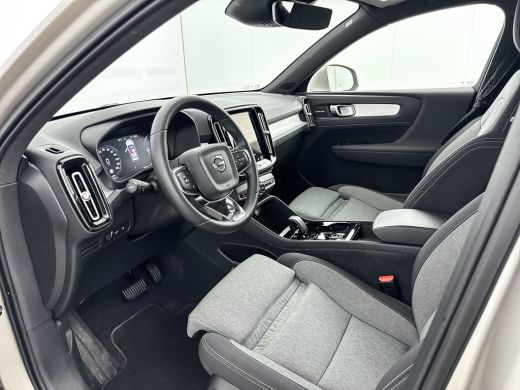 Volvo  XC40 T4 Recharge Plus Bright | 18" | Elektr. verst. stoelen | Harman Kardon | Adaptieve Cruise | BLIS ... ActivLease financial lease