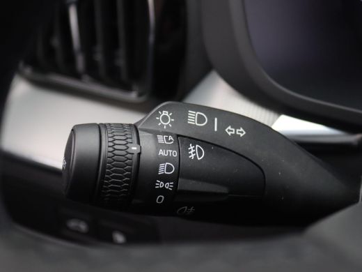 Volvo  XC60 2.0 T6 Plug-in hybrid AWD Plus Dark 350PK Aut. Facelift, Pano-Schuifdak, 21" LM velgen, 360gr. Ca... ActivLease financial lease