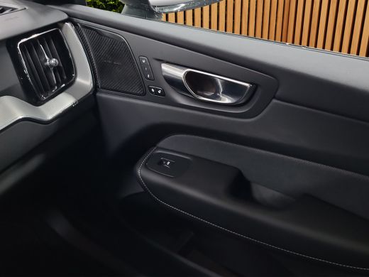 Volvo  XC60 2.0 T6 Plug-in hybrid AWD Plus Dark | Long Range! | Trekhaak | 360 Camera | Panoramadak | Harman/... ActivLease financial lease