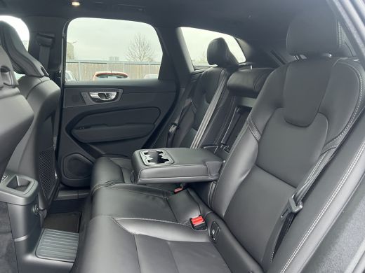 Volvo  XC60 T6 Plug-in hybrid AWD Plus Dark |  Panoramadak | 22 inch Velgen | Op Voorraad | Head-Up Display |... ActivLease financial lease
