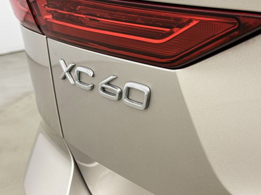 Volvo  XC60 T6 Recharge Plus Dark | 19" Allseason | 360 Camera | Trekhaak | Panoramadak | Harman Kardon | Ele... ActivLease financial lease