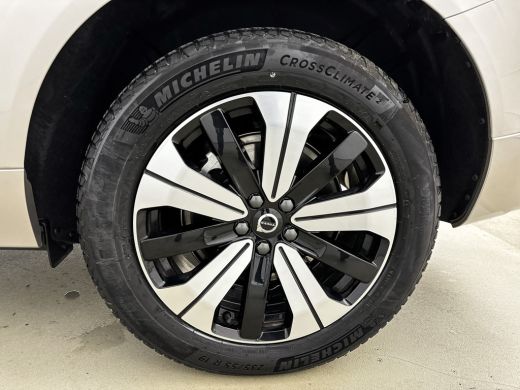 Volvo  XC60 T6 Recharge Plus Dark | 19" Allseason | 360 Camera | Trekhaak | Panoramadak | Harman Kardon | Ele... ActivLease financial lease