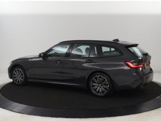 BMW 3 Serie 330e M Sport | Leder | Stoelverwarming | Carplay | Sportstoelen | Laserlicht | Live Cockpit | Sfe...