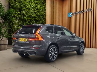 Volvo  XC60 2.0 T6 Plug-in hybrid AWD Plus Dark | Long Range! | Trekhaak | 360 Camera | Panoramadak | Harman/...