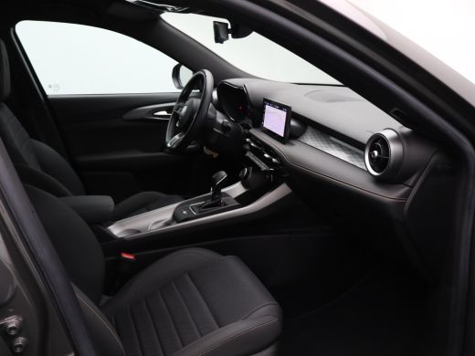 Alfa Romeo Tonale 1.3T PHEV Ti Automaat | Airco (automatisch) | Apple Carplay/Android Auto|telefoonintegratie premi... ActivLease financial lease