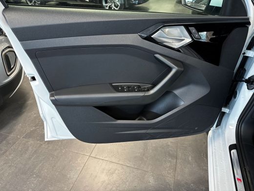 Audi A1 Sportback Sportback 25 95pk TFSI S edition Stoelverwarming voorin | Cruise control | Parkeerhulp achter ActivLease financial lease